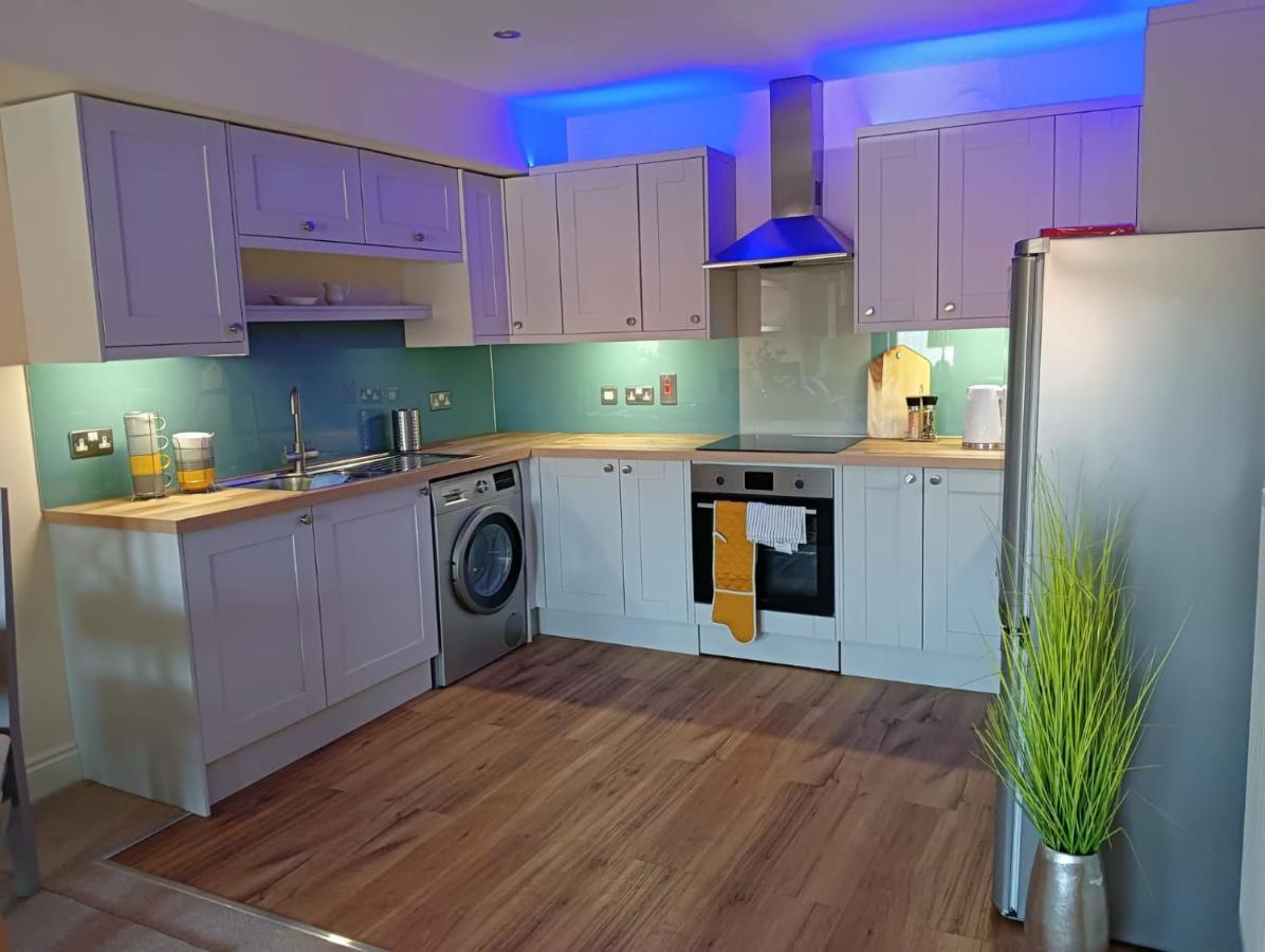 סליסבורי Barchester House Apartments Delux מראה חיצוני תמונה